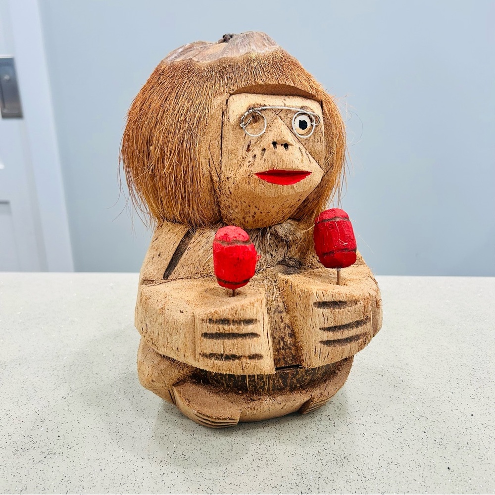 Genuine Coconut Maraca Man‎ Musician~Glasses~Hair~Philippines~Very Detailed